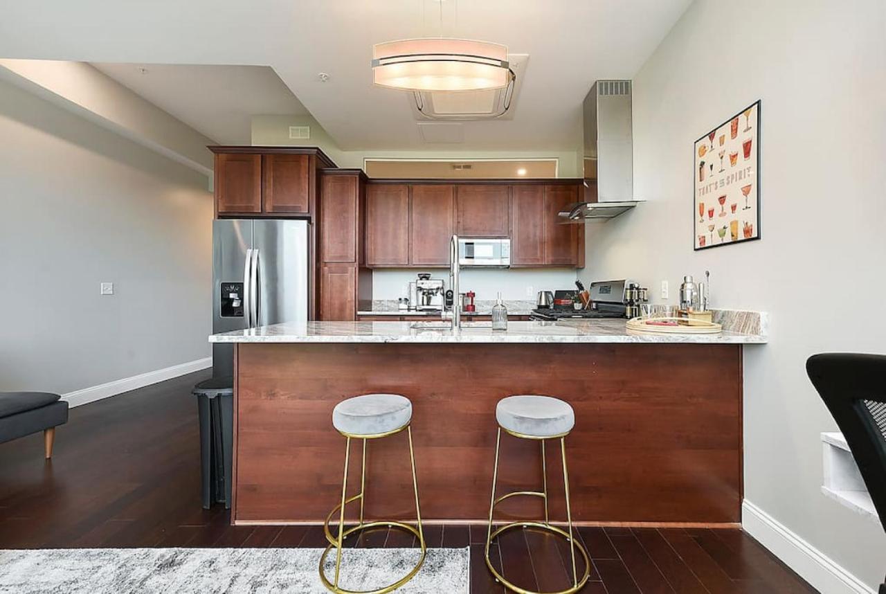 Apartamento Hostwise - The Washington At Chatham - Park Free, Gym, More!